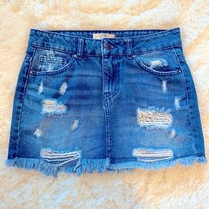 NWOT Free People ‘We the Free’ Out of the ordinary denim distressed skirt